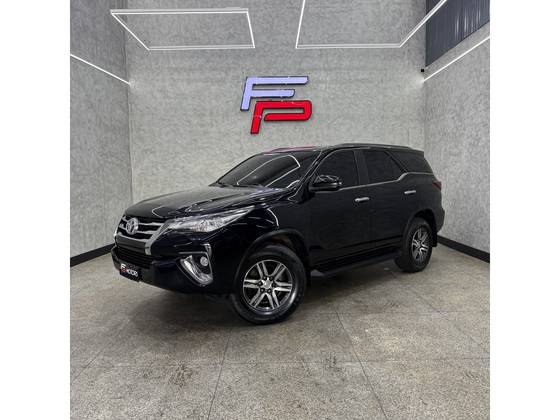 TOYOTA HILUX SW4 2.7 SRV 7 LUGARES 4X2 16V FLEX 4P AUTOMÁTICO TOYOTA HILUX SW4 2.7 SRV 7 LUGARES 4X2 16V FLEX 4P AUTOMÁTICO